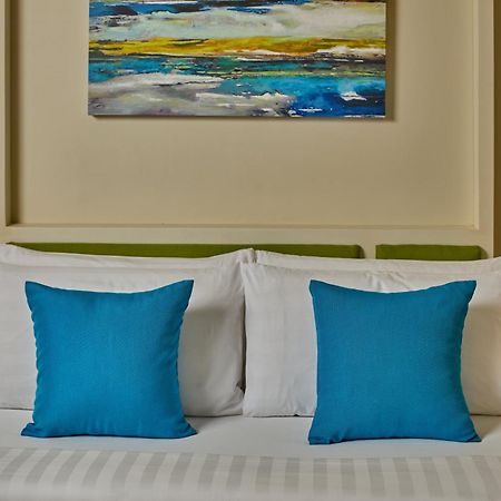 Yapak Savoy Hotel Boracay Newcoast מראה חיצוני תמונה