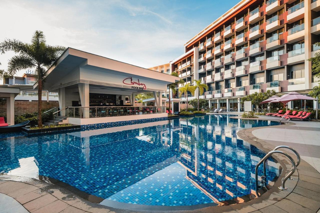 Yapak Savoy Hotel Boracay Newcoast מראה חיצוני תמונה