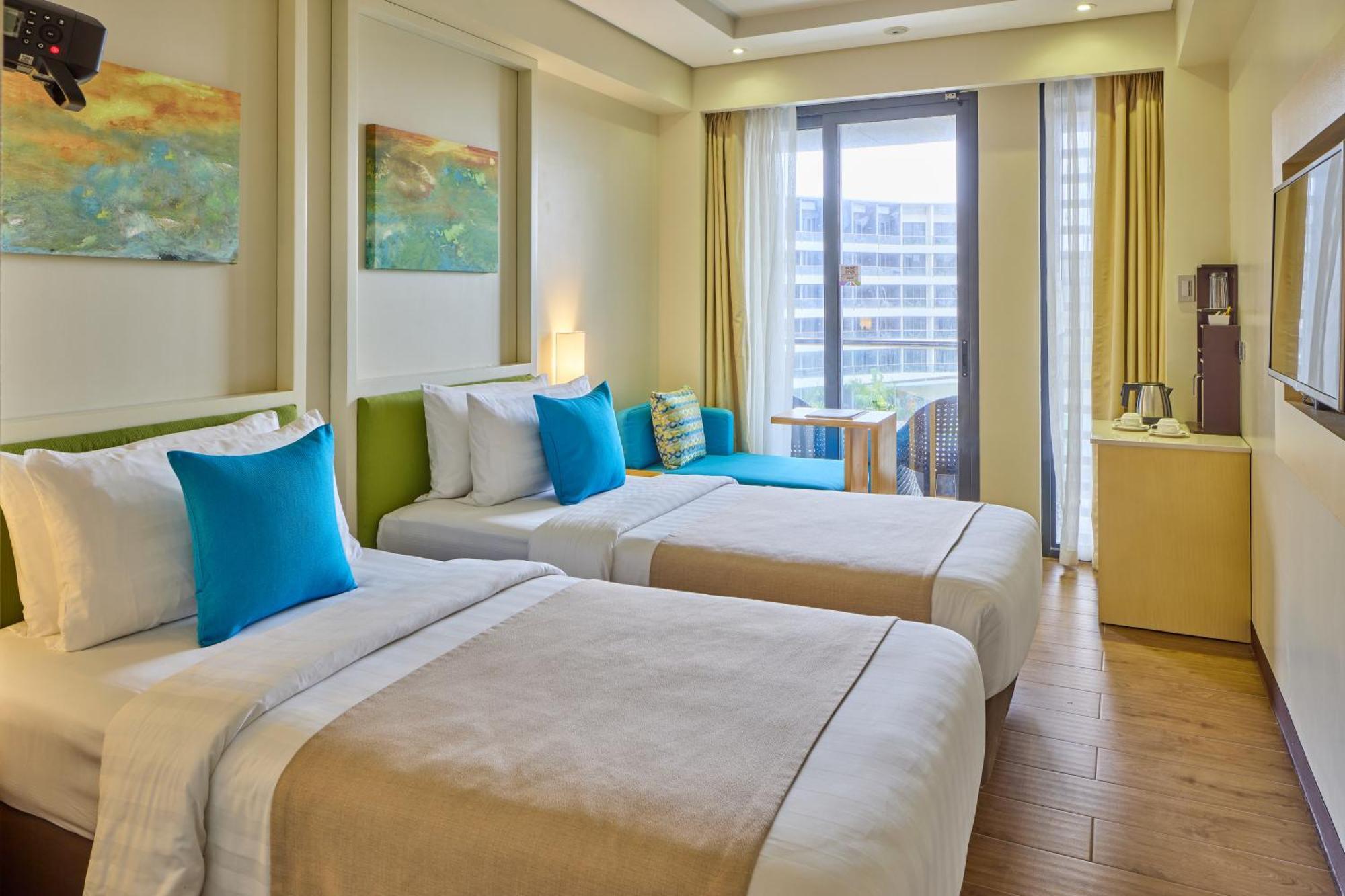Yapak Savoy Hotel Boracay Newcoast מראה חיצוני תמונה