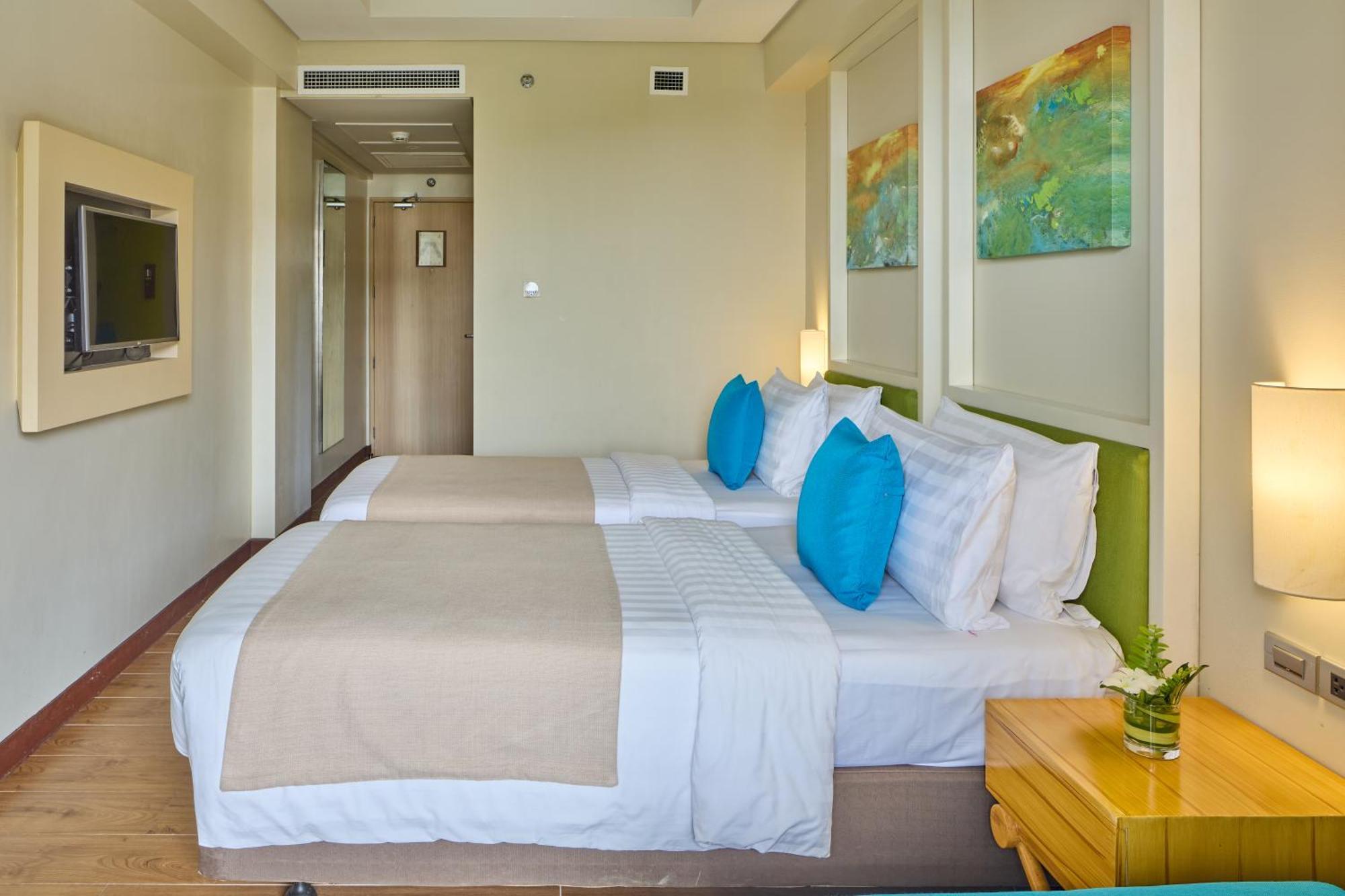 Yapak Savoy Hotel Boracay Newcoast מראה חיצוני תמונה
