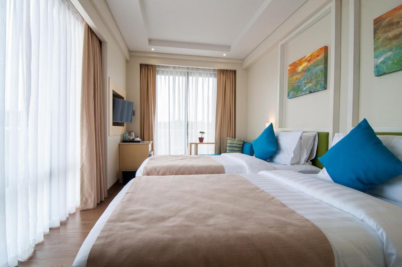 Yapak Savoy Hotel Boracay Newcoast מראה חיצוני תמונה
