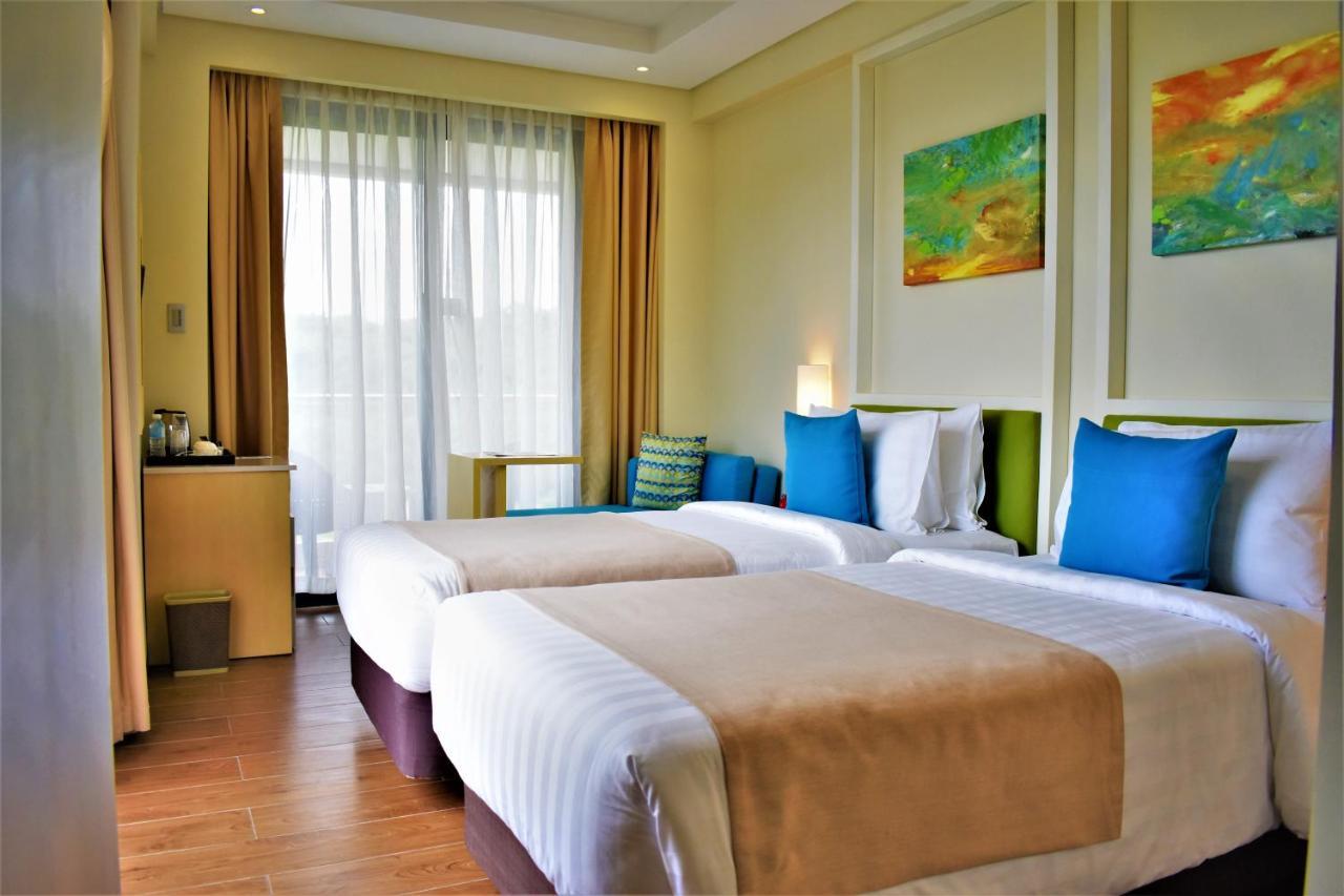 Yapak Savoy Hotel Boracay Newcoast מראה חיצוני תמונה